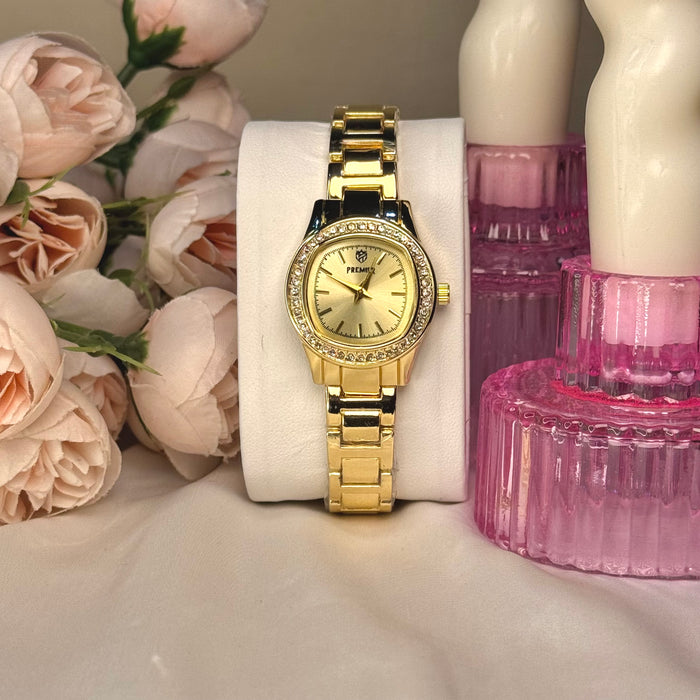 Premium Golden Bold Chain Ladies Watch .