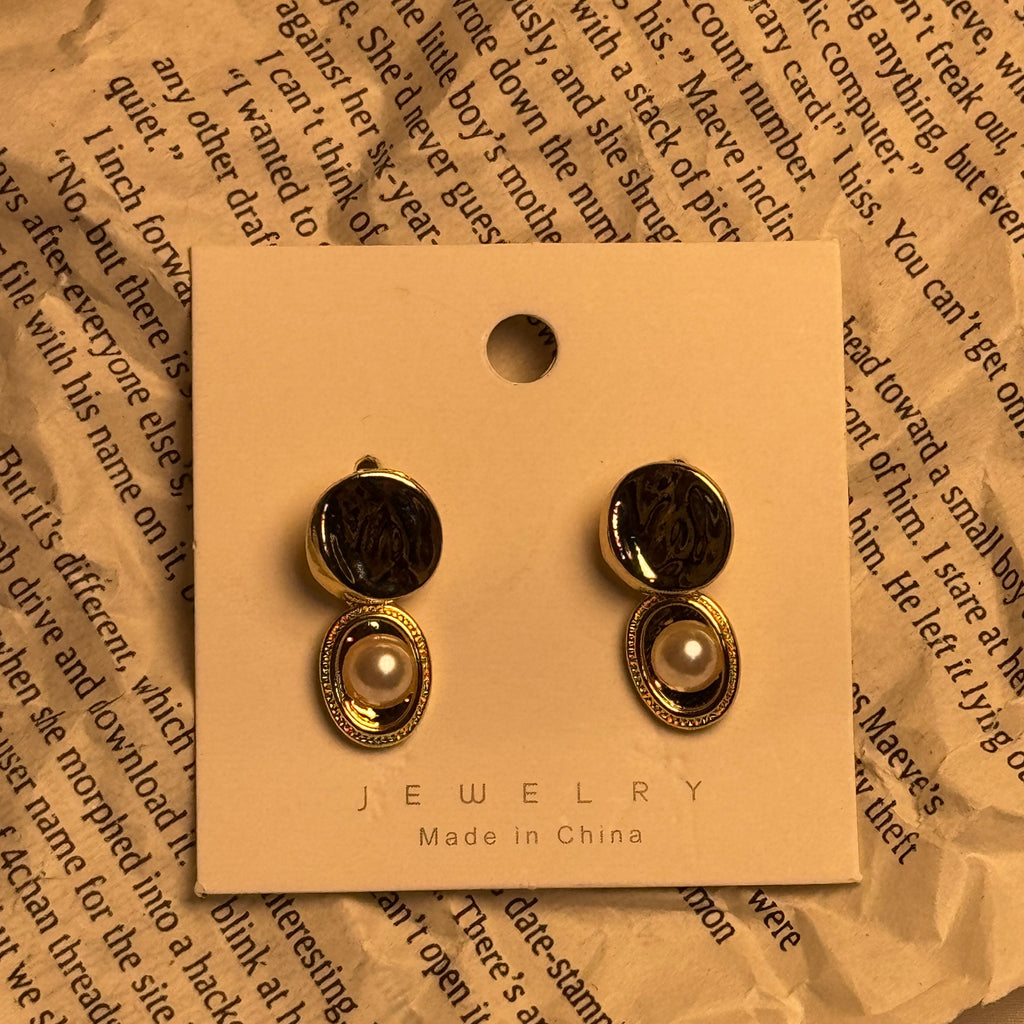 Golden Glow Earrings White Stone Shine 💫